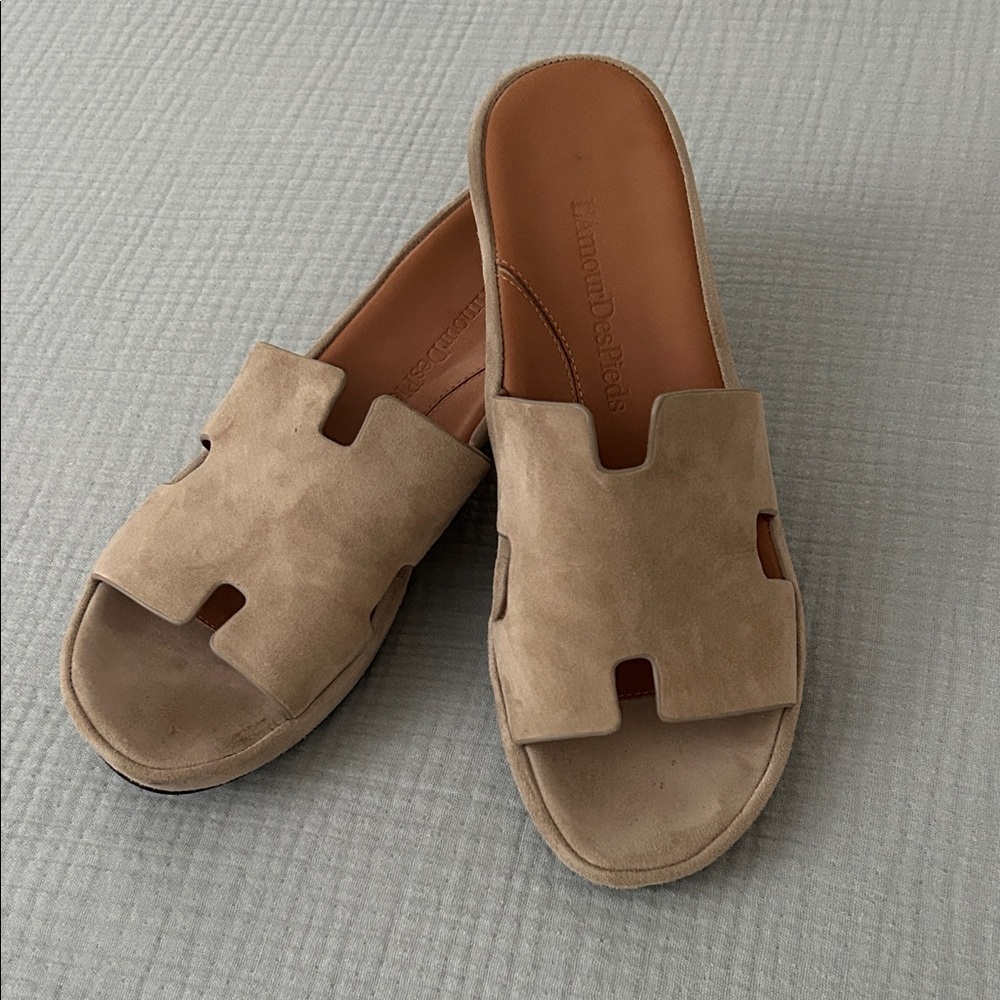 L’Amour Des Pieds wedge slide,  Size 9.5.  Worn once.  Near perfect.